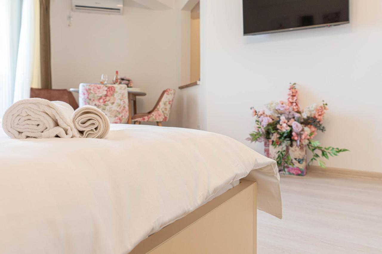 Apartament Le Bonheur Deux Solid Residence Butoaie มามายา ภายนอก รูปภาพ